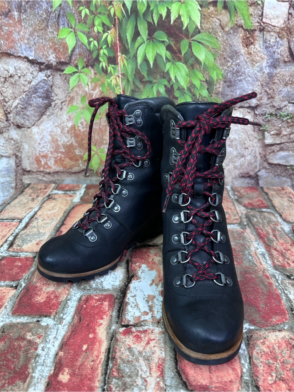 SOREL Black Leather Hidden Wedge Lace Up Boots, 7 - Picture 4 of 15